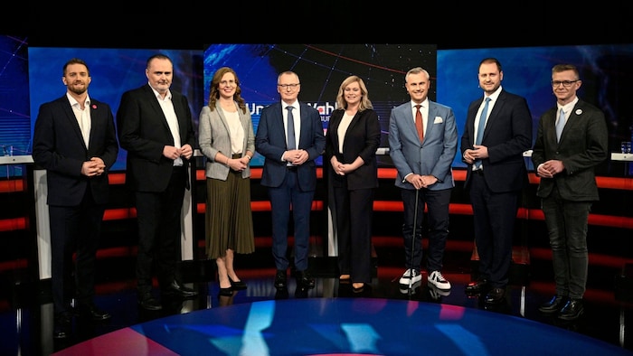 Schneider (NEOS), Doskozil (SPÖ), Haider-Wallner (Grüne), Hofer (FPÖ), Sagartz (ÖVP) und Molnár ...