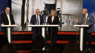 Klaus Herrmann und Corinna Milborn moderierten die Elefantenrunde, in deren Zentrum Hans Peter Doskozil und Norbert Hofer standen. (Bild: Imre Antal)