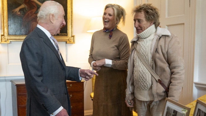 Rod Stewart trug beim Treffen mit König Charles einen Strickpulli.