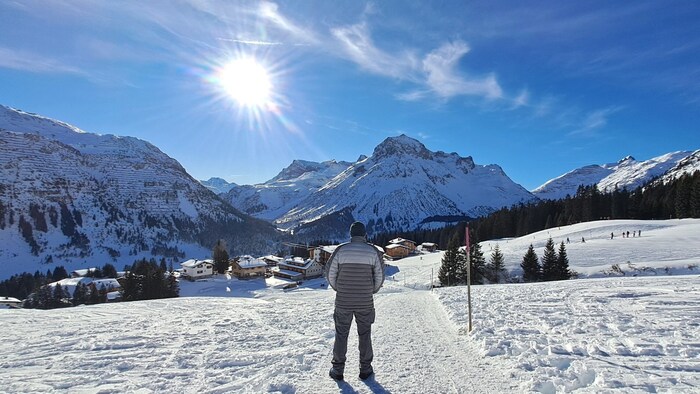Winter hiking trail above Oberlech in the direction of Tanegg.