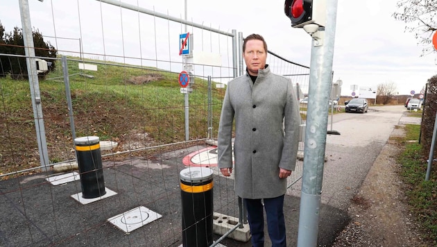 Bürgermeister Hoffmann zeigt sich über die Auslegung der österreichischen Gesetzgebung in Ungarn verwundert. Die Poller und die Fußgängerzone können bleiben. (Bild: Reinhard Judt)