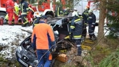 Schwerer Unfall einer Mutter mit ihrem Säugling im Waldviertel. (Bild: BFK/Mayer)