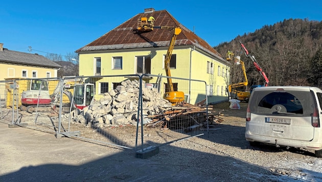 Diese Woche ist mit den Abrissarbeiten in Gallizien begonnen worden.  (Bild: Gemeinde Gallizien )