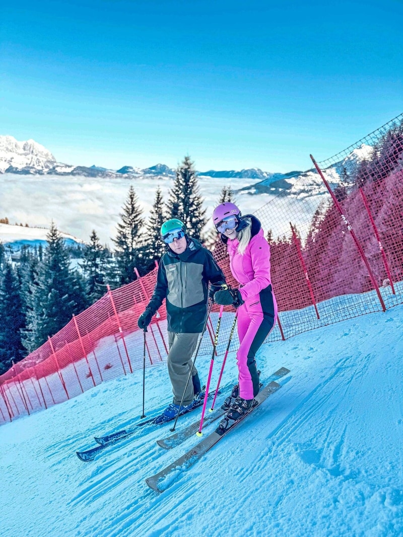 Fritz „The Cat“ Strobl mit Melissa Naschenweng auf der Streif (Bild: Pressefoto Scharinger © Daniel Scharinger)