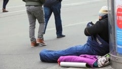 Mehrere Obdachlose harren aktuell im Grazer Zentrum bei klirrender Kälte aus. (Bild: Jauschowetz Christian)