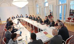 Bei den überparteilichen Gesprächen waren alle Parteien und Sozialpartner dabei.