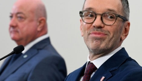 FPÖ-Chef Herbert Kickl und ÖVP-Obmann Christian Stocker könnten sich bei den am Montag startenden Verhandlungen schnell finden.  (Bild: APA/Helmut Fohringer)