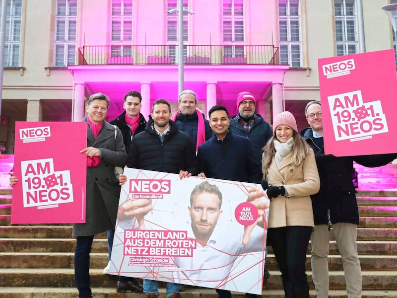 NEOS-Hoffnungsträger Christoph Schneider mit seinem Team. (Bild: zVg)