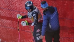 Nach ihrer Schrecksekunde beim Abfahrtstraining in Cortina d‘Ampezzo hat Lindsey Vonn Entwarnung gegeben. (Bild: AP ( via APA) Austria Presse Agentur/ASSOCIATED PRESS)