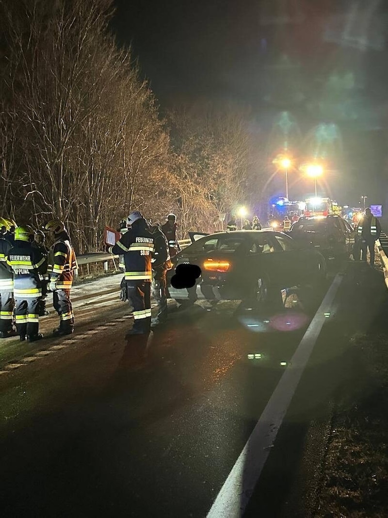 Die Feuerwehr war stundenlang mit Aufräumarbeiten beschäftigt. (Bild: FF Söding)