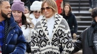 Jennifer Lopez mag es im Winter auch kuschelig warm.  (Bild: Photo Press Service)