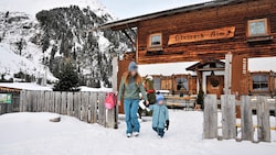 Vor allem Familien mit Kindern und Senioren besuchen die Gleirschalm – im Winter zum Rodeln. ...