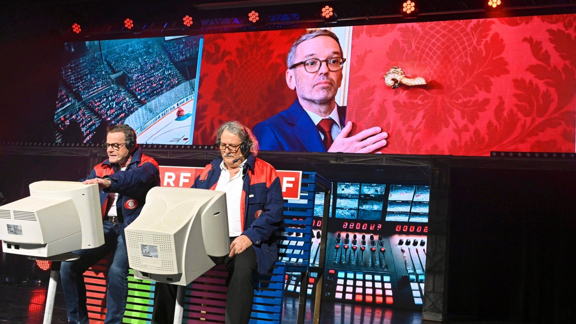 The Hackelmagazin with Harald Janesch and Siegi Torta - in the background the national coach ...