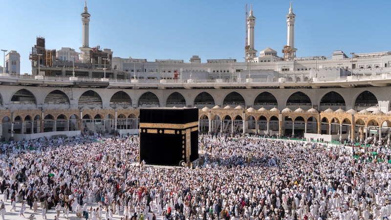 At the beginning of 2024, the 19-year-old and two of his fellow believers decided to carry out simultaneous attacks in three countries. One of their planned terrorist attacks in Mecca actually took place. (Bild: stock.adobe.com/hikrcn - stock.adobe.com)