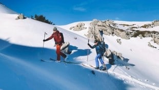 Die Tourengeher scharren bereits in den Startlöchern für eine Bergtour.