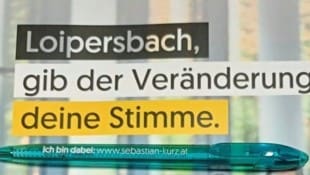 Der Sebastian-Kurz-Kuli als aktuelles Wahlgeschenk der ÖVP sorgte für Überraschungen. (Bild: Christian Schulter)