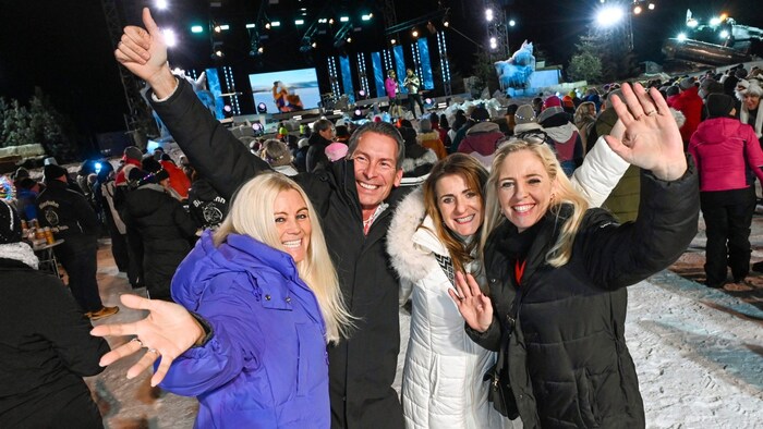 The lucky "Krone" winners at the big "Winter Musi" party.