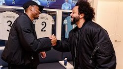 David Alaba (links) begrüßt Marcelo im Real-Kosmos. (Bild: Instagram.com/marcelotwelve)