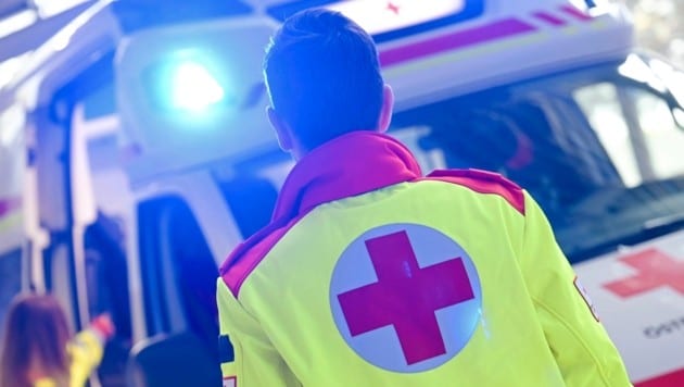 Das Rote Kreuz brachte den Verunfallten ins Spital.