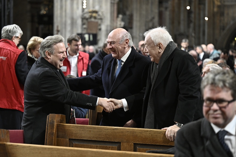 Wiens Bürgermeister Michael Ludwig mit dem ehemaligen Landeshauptmann Erwin Pröll und Ex-Bürgermeister Michael Häupl (Bild: Antal Imre)