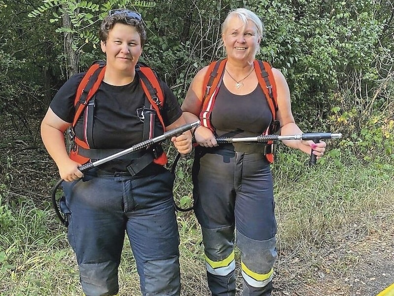 Die Anzahl der Frauen bei der burgenländischen Feuerwehr steigt. Julia Ivancsits gilt als Pionierin. (Bild: Carina Fenz)