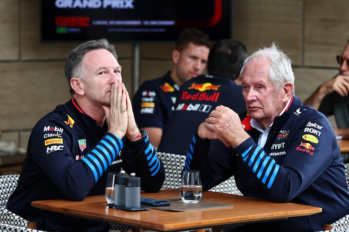 Müssen harte Entscheidungen bei Red Bull treffen: Teamchef Christian Horner (li.) und Helmut ...