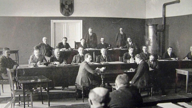 Historic moment: First provincial parliament session in the Eisenstadt barracks in 1922. (Bild: Bgld. Landtag)