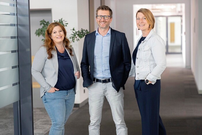 Das Team des Donau- Gewerbeparks in Krems rund um Geschäfts- führer Roland Zellhofer freut sich ...