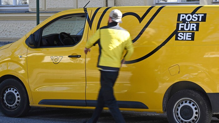 House letterboxes must be accessible and suitable for mail carriers - the owner is responsible ...