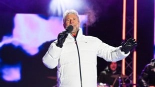 Auch Nocki Gottfried Würcher macht beim Punschausschank mit.