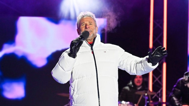 Auch Nocki Gottfried Würcher macht beim Punschausschank mit.