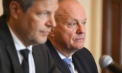 Botschafter Andreas Michaelis (rechts), befürchtet unter Trump eine grundlegende Änderung der ...