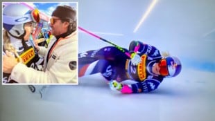 Lindsey Vonn stürzte in Cortina, blieb aber unverletzt. Alberto Tomba heiterte sie auf. (Bild: 2025)