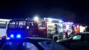 Die Feuerwehr von Radenthein musste Sonntag in der Früh zu einem Mehrparteienhaus ausrücken – mit schwerem Atemschutz. (Bild: FF Radenthein)