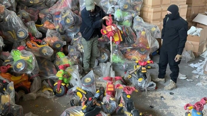 Im Inneren von Bobbycars und Plastik-Dreirädern (Bild) befanden sich unzählige Captagon-Pillen.