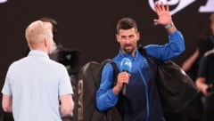 Novak Djokovic bedankte sich bei den Fans, ein Interview gab er allerdings nicht. (Bild: AFP/APA/DAVID GRAY)