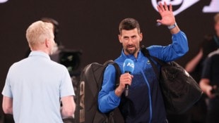 Novak Djokovic bedankte sich bei den Fans, ein Interview gab er allerdings nicht. (Bild: APA/AFP/DAVID GRAY)