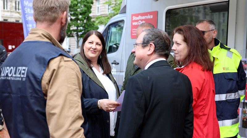 Wohnbaustadträtin Kathrin Gaál will die Wiener dazu ermuntern, schwarze Schafe unter den Vermietern bei der Baupolizei zu melden. (Bild: Stadt Wien/Martin Votava)