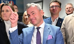 Absage an Blau-Schwarz im Bund und an die Hofburg: Norbert Hofer bleibt im Burgenland.