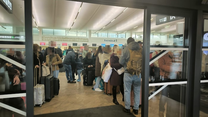 Gedränge an den Ein- und Ausgängen