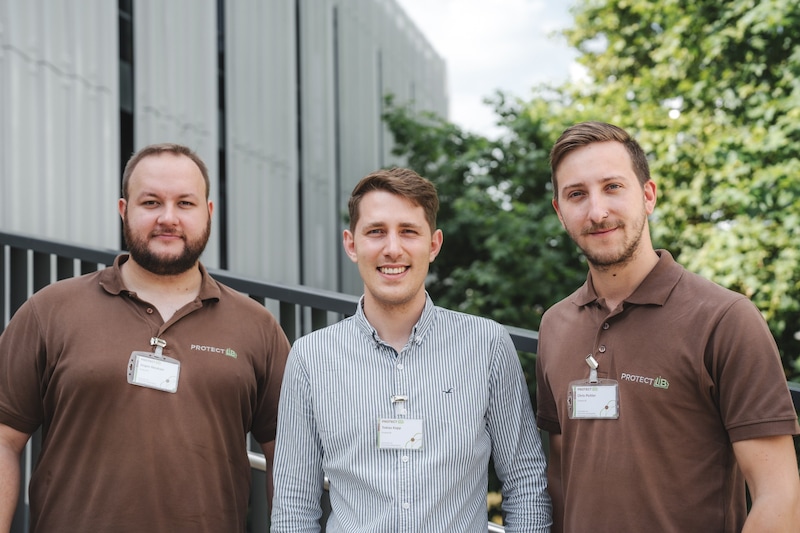 Jürgen Abraham, Tobias Kopp und Chris Pichler (v. l.) haben sich an der Uni Graz kennengelernt und ein paar Jahre später ProtectLiB gegründet. (Bild: Reithofer Media)