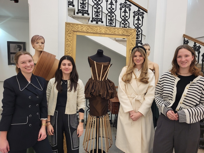 Michelle, Lisa, Sarah und Elena sind Schülerinnen der WI`MO in Klagenfurt