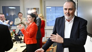 Burgenlands SPÖ-Landeshauptmann Hans Peter Doskozil verlor am Sonntag zwar die absolute Mehrheit, an ihm führt aber trotzdem kein Weg vorbei. (Bild: APA/HANS KLAUS TECHT)