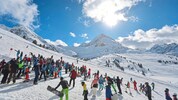 Teuerung hin oder her – Skifahren steht hoch im Kurs.