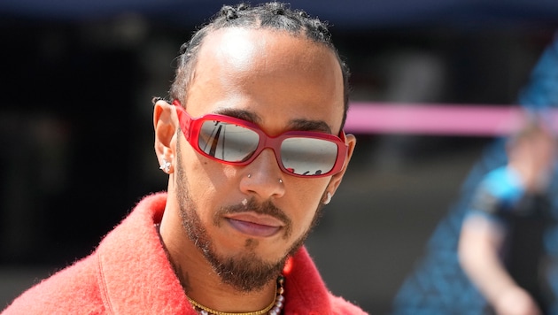 Lewis Hamilton ist bereit für eine neue Ära bei Ferrari. (Bild: AP ( via APA) Austria Presse Agentur/ASSOCIATED PRESS)