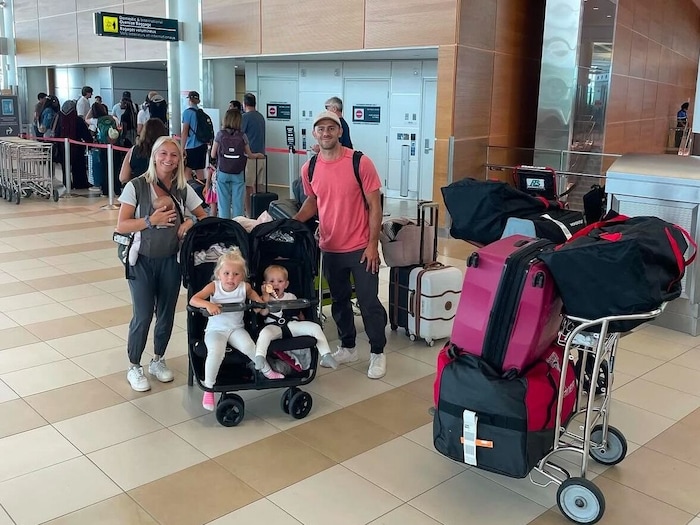 Gattin Shelby, einst selbst Eishockey-Profi, ist mit der Familie stets an der Seite von ...