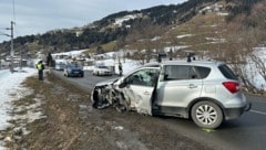 Zwei Autos krachten am Montag bei Brixen im Thale frontal zusammen. (Bild: zoom.tirol)