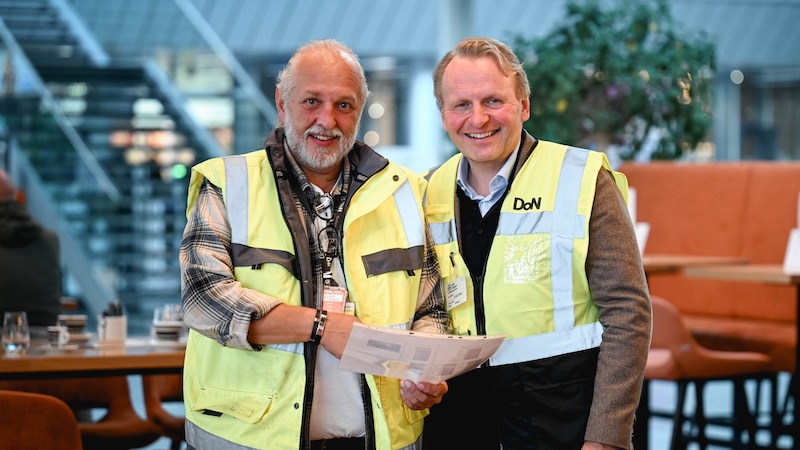 DoN Group Managing Director Christian Hölbl (right) with Eric Seiser (left), who is responsible for airline catering at the company. (Bild: Wenzel Markus)