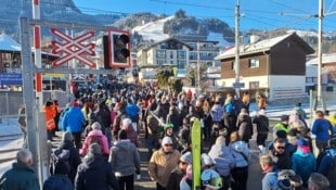 Zigtausende Fans pilgern am Wochenende wieder nach Kitzbühel. (Bild: ÖBB)