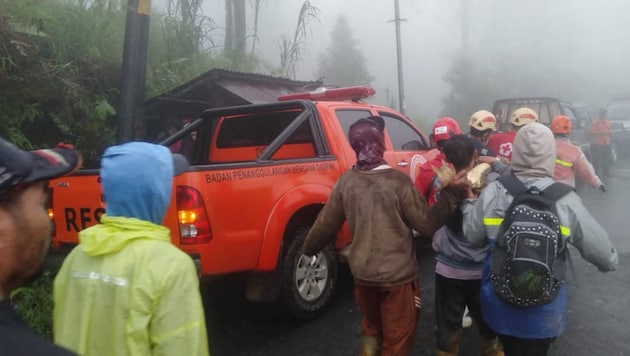 At least 23 people have died in landslides in Indonesia. (Bild: AFP/Indonesia‘s Disaster Mitigato/Handout)